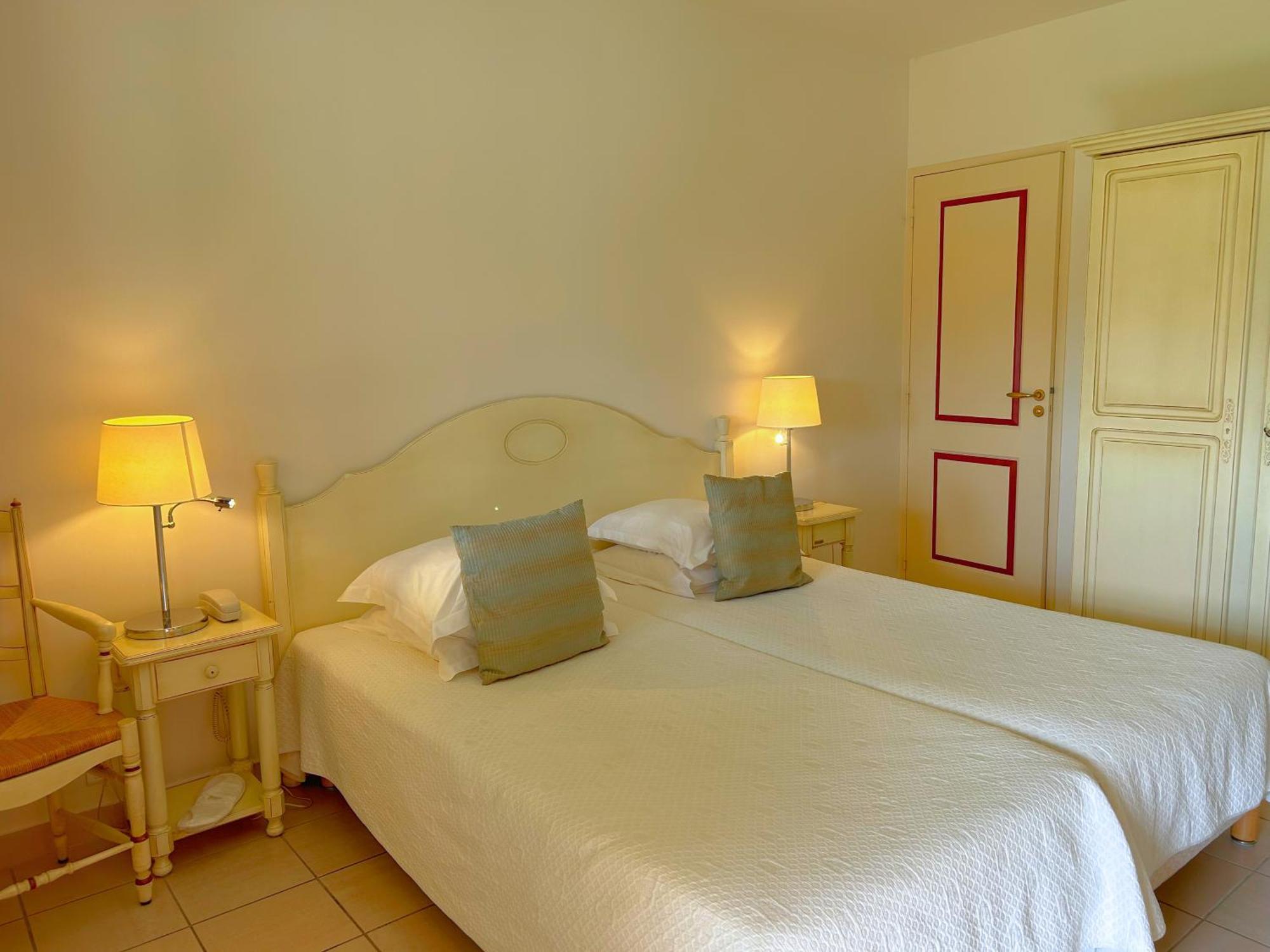 Hotel Terriciae Aux Portes De Maussane Les Alpilles Ruang foto