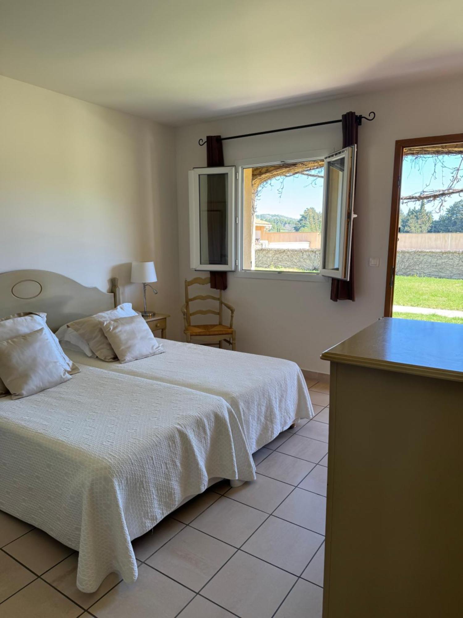 Hotel Terriciae Aux Portes De Maussane Les Alpilles Bagian luar foto