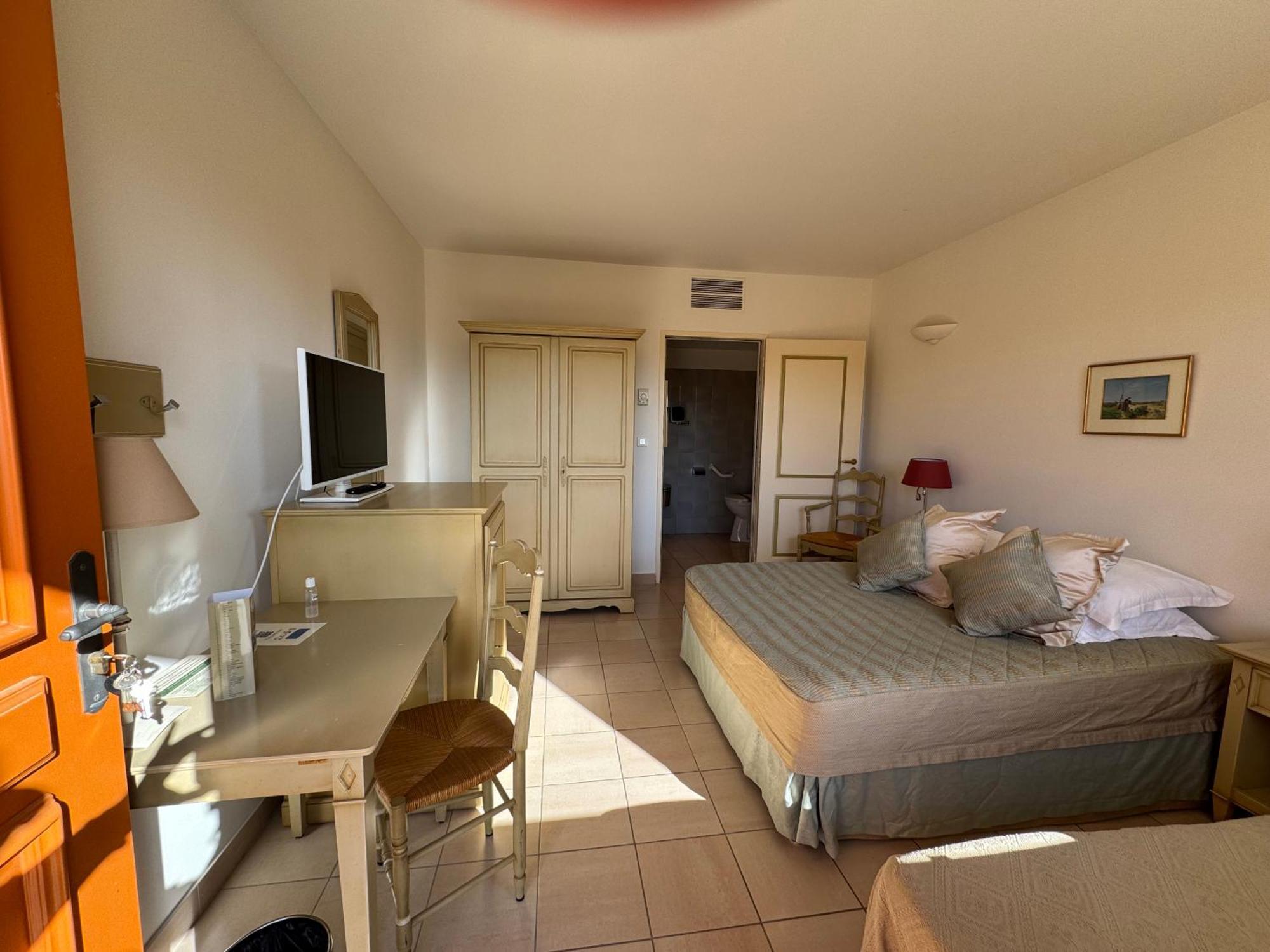 Hotel Terriciae Aux Portes De Maussane Les Alpilles Bagian luar foto